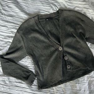 ZARA Button-Up Cropped Long Sleeve Top